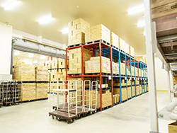 冷蔵倉庫内 冷蔵倉庫内