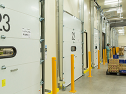 冷蔵倉庫内 冷蔵倉庫内